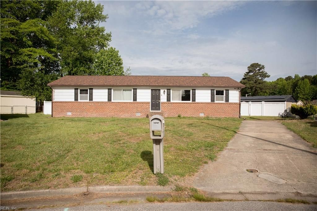 Photo of 7 Lake Forest Court, Portsmouth, VA 23701 (MLS # 10632281)