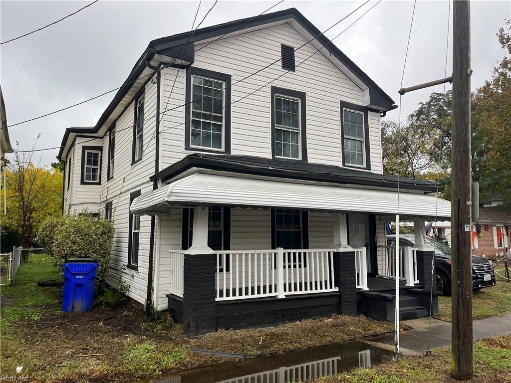 Photo of 1002 Dunbar Street, Norfolk, VA 23504 (MLS # 10623393)