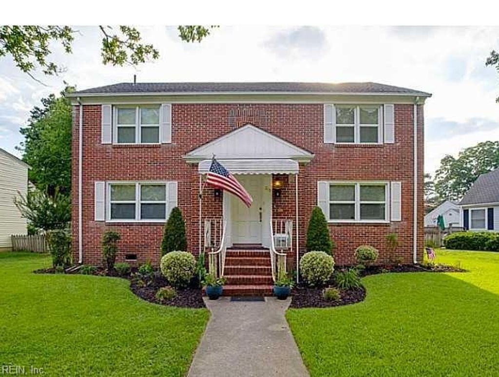 Photo of 215 Riverside Drive, Portsmouth, VA 23707 (MLS # 10634191)