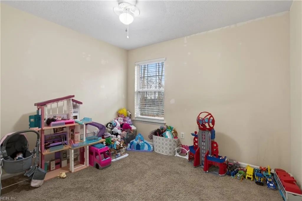 Newport News, Virginia 23603, United States, 4 Bedrooms Bedrooms, ,3 BathroomsBathrooms,Residential,Active,255162