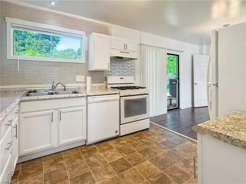 Hampton, Virginia 23663, United States, 3 Bedrooms Bedrooms, ,1 BathroomBathrooms,Residential,Active,155645