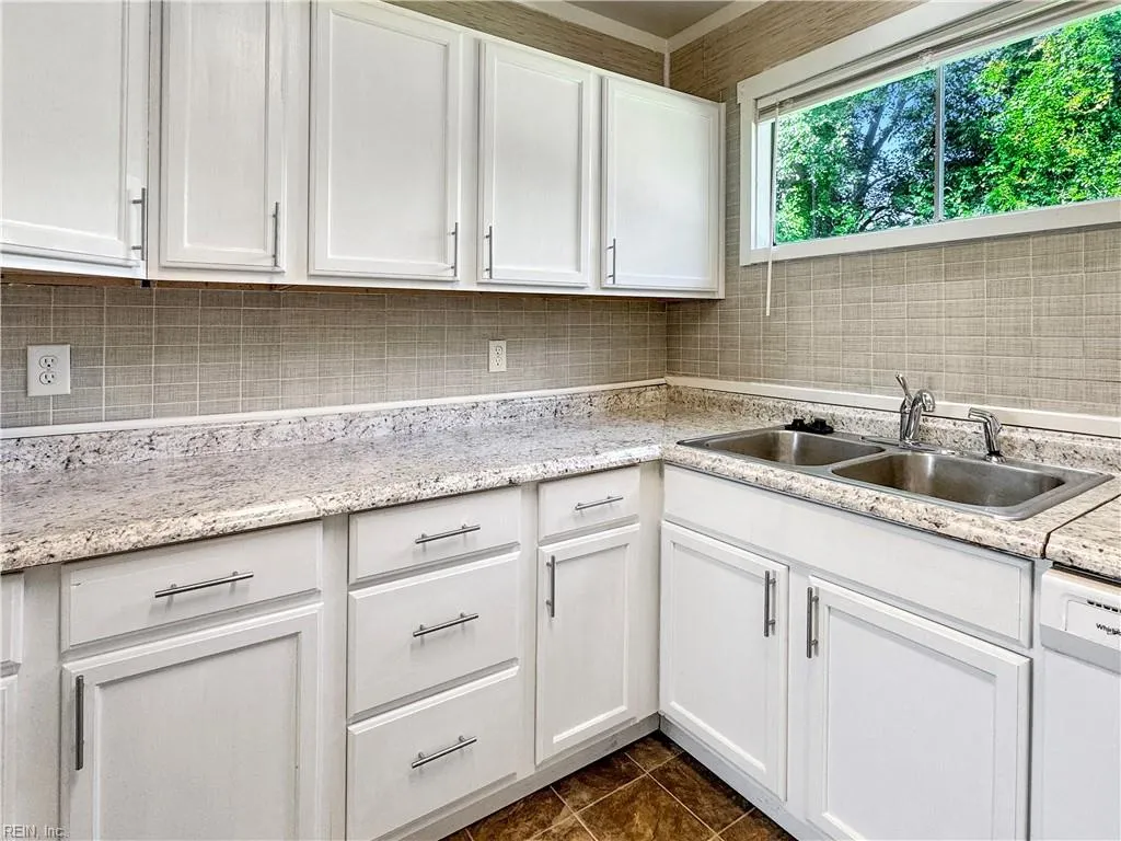 Hampton, Virginia 23663, United States, 3 Bedrooms Bedrooms, ,1 BathroomBathrooms,Residential,Active,155645