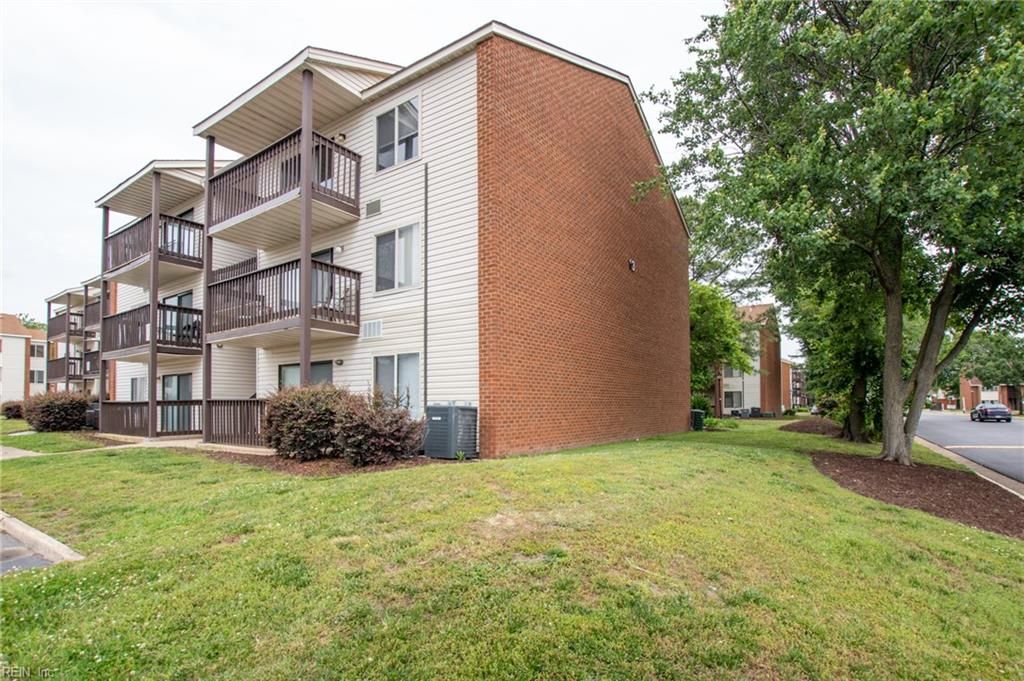 Photo of 143 Davenport Court, Hampton, VA 23666 (MLS # 10619630)