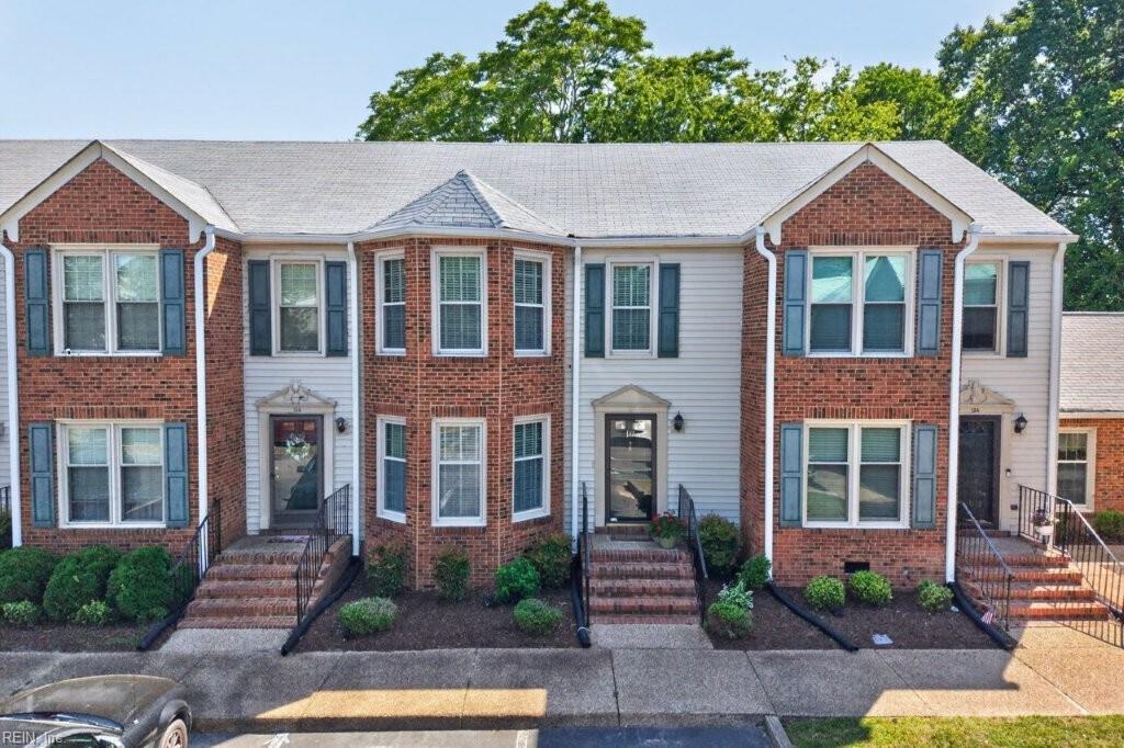 Photo of 132 River Point Drive, Suffolk, VA 23434 (MLS # 10653570)
