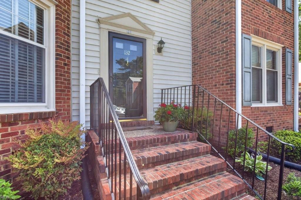 Photo of 132 River Point Drive, Suffolk, VA 23434 (MLS # 10653570)