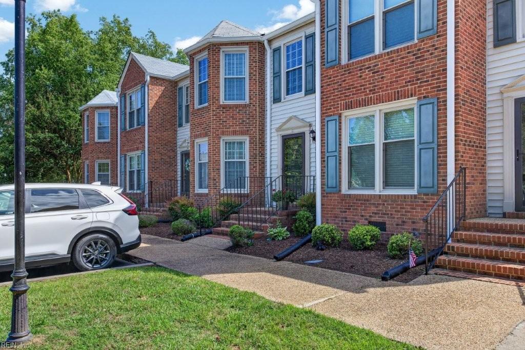 Photo of 132 River Point Drive, Suffolk, VA 23434 (MLS # 10653570)