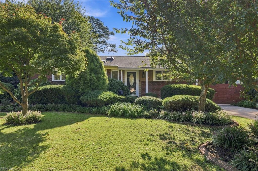 Photo of 8372 Capeview Avenue, Norfolk, VA 23518 (MLS # 10656200)
