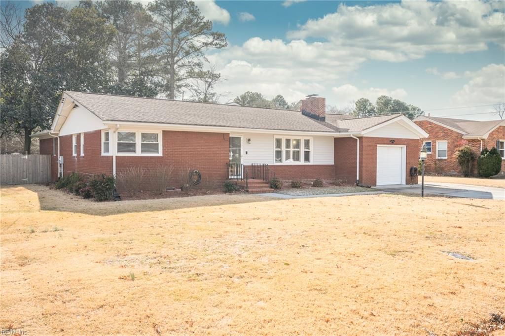 Photo of 4905 Briarwood Lane, Portsmouth, VA 23703 (MLS # 10619709)