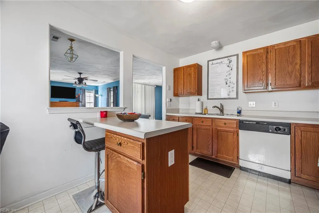 Chesapeake, Virginia 23321, United States, 3 Bedrooms Bedrooms, ,3 BathroomsBathrooms,Residential,Active,97427