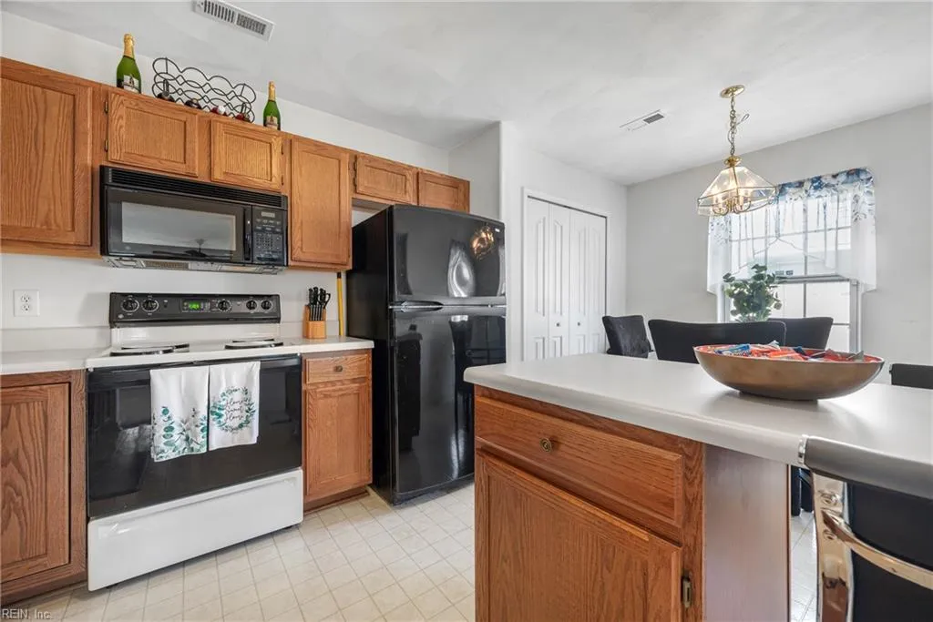 Chesapeake, Virginia 23321, United States, 3 Bedrooms Bedrooms, ,3 BathroomsBathrooms,Residential,Active,97427