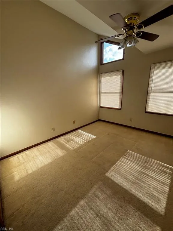 Norfolk, Virginia 23507, United States, 2 Bedrooms Bedrooms, ,3 BathroomsBathrooms,Residential,Pending,180433