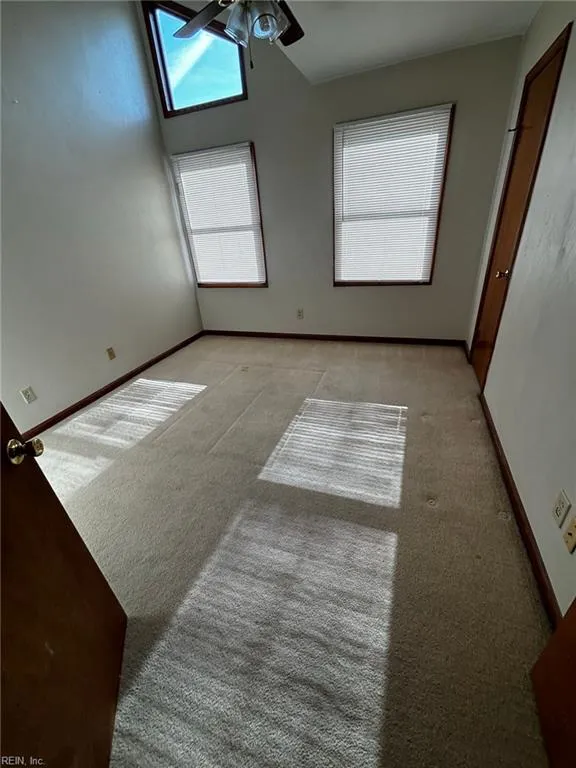 Norfolk, Virginia 23507, United States, 2 Bedrooms Bedrooms, ,3 BathroomsBathrooms,Residential,Pending,180433