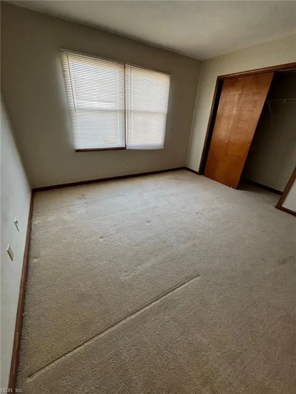 Norfolk, Virginia 23507, United States, 2 Bedrooms Bedrooms, ,3 BathroomsBathrooms,Residential,Pending,180433