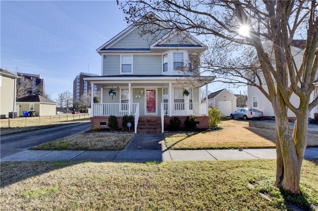 Photo of 824 Marshall Avenue, Norfolk, VA 23504 (MLS # 10614344)