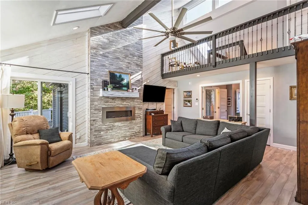 Virginia Beach, Virginia 23454, United States, 3 Bedrooms Bedrooms, ,3 BathroomsBathrooms,Residential,Active,254434