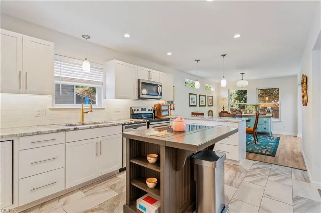 Virginia Beach, Virginia 23454, United States, 3 Bedrooms Bedrooms, ,3 BathroomsBathrooms,Residential,Active,254434