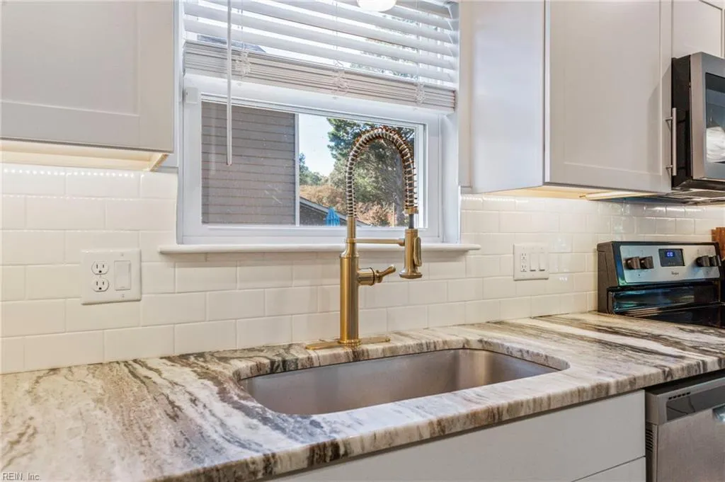 Virginia Beach, Virginia 23454, United States, 3 Bedrooms Bedrooms, ,3 BathroomsBathrooms,Residential,Active,254434