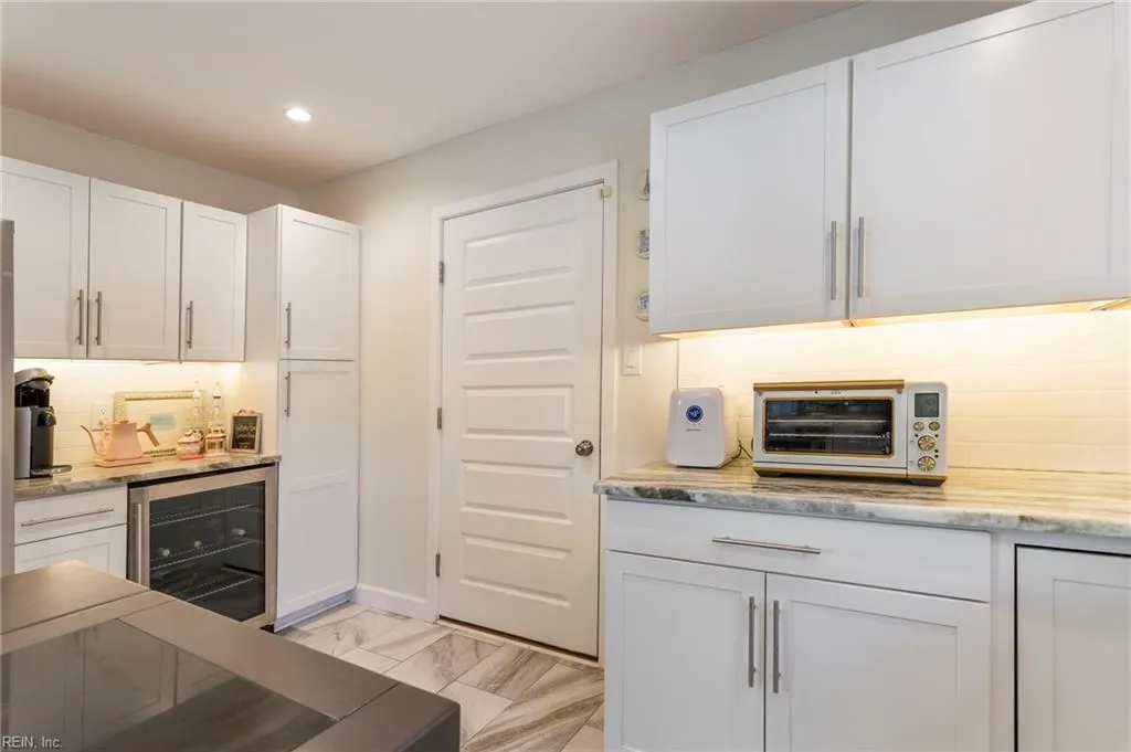 Virginia Beach, Virginia 23454, United States, 3 Bedrooms Bedrooms, ,3 BathroomsBathrooms,Residential,Active,254434