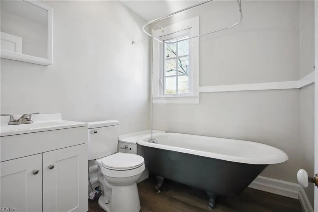 Newport News, Virginia 23601, United States, 2 Bedrooms Bedrooms, ,1 BathroomBathrooms,Residential,Pending,26708