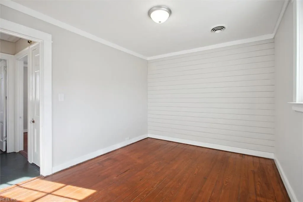 Newport News, Virginia 23601, United States, 2 Bedrooms Bedrooms, ,1 BathroomBathrooms,Residential,Pending,26708