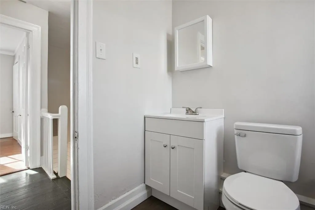 Newport News, Virginia 23601, United States, 2 Bedrooms Bedrooms, ,1 BathroomBathrooms,Residential,Pending,26708