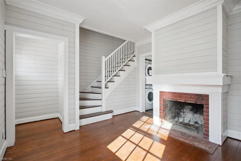 Newport News, Virginia 23601, United States, 2 Bedrooms Bedrooms, ,1 BathroomBathrooms,Residential,Pending,26708