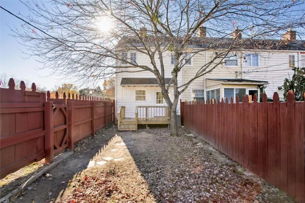 Newport News, Virginia 23601, United States, 2 Bedrooms Bedrooms, ,1 BathroomBathrooms,Residential,Pending,26708