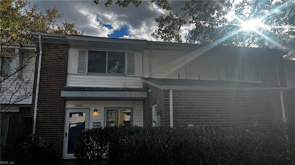 Portsmouth, Virginia 23703, United States, 3 Bedrooms Bedrooms, ,3 BathroomsBathrooms,Residential,Pending,29225