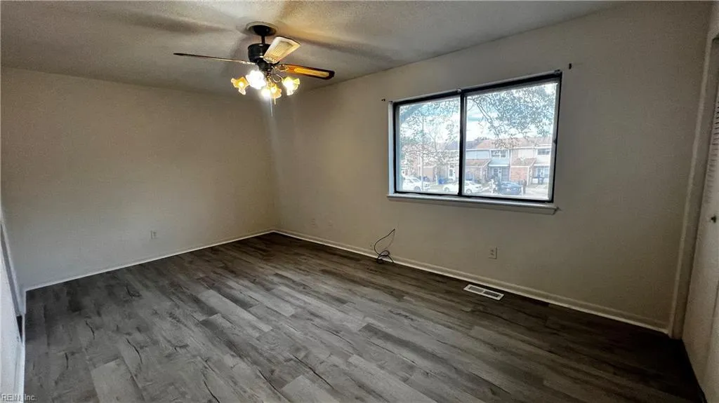 Portsmouth, Virginia 23703, United States, 3 Bedrooms Bedrooms, ,3 BathroomsBathrooms,Residential,Pending,29225