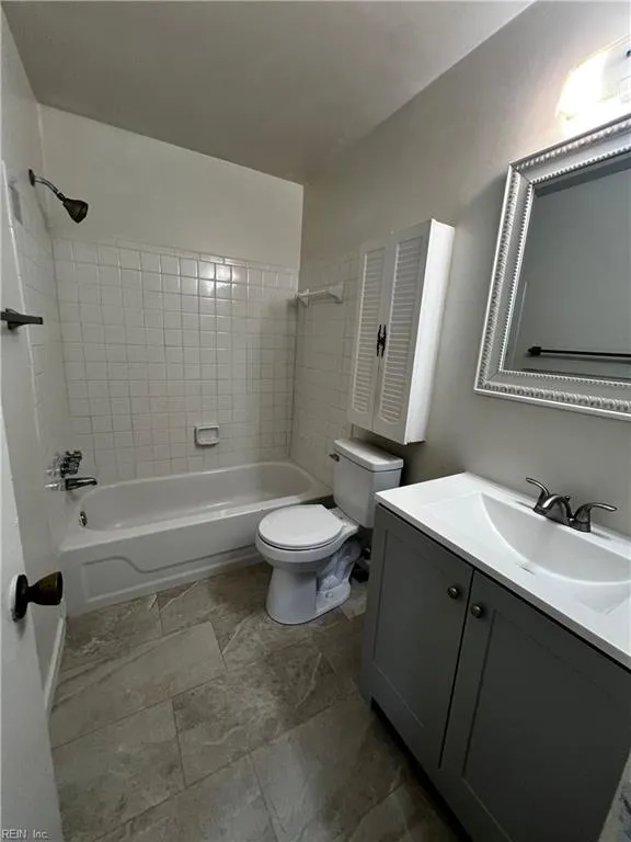 Portsmouth, Virginia 23703, United States, 3 Bedrooms Bedrooms, ,3 BathroomsBathrooms,Residential,Pending,29225