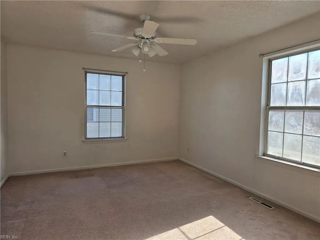 Virginia Beach, Virginia 23455, United States, 2 Bedrooms Bedrooms, ,2 BathroomsBathrooms,Residential,Active,27178