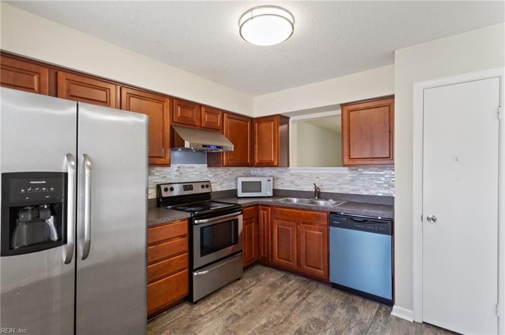 Photo of 3203 Creekside Drive, Virginia Beach, VA 23453 (MLS # 10619947)