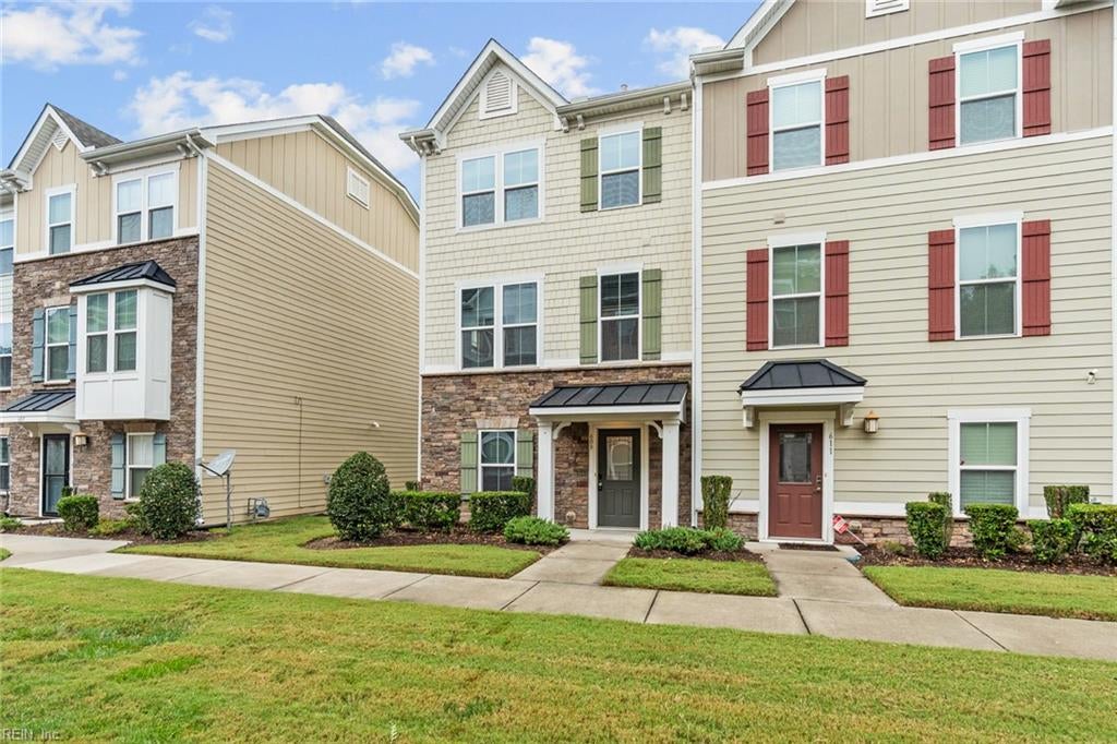 Photo of 609 Dupree Lane, Chesapeake, VA 23324 (MLS # 10654902)