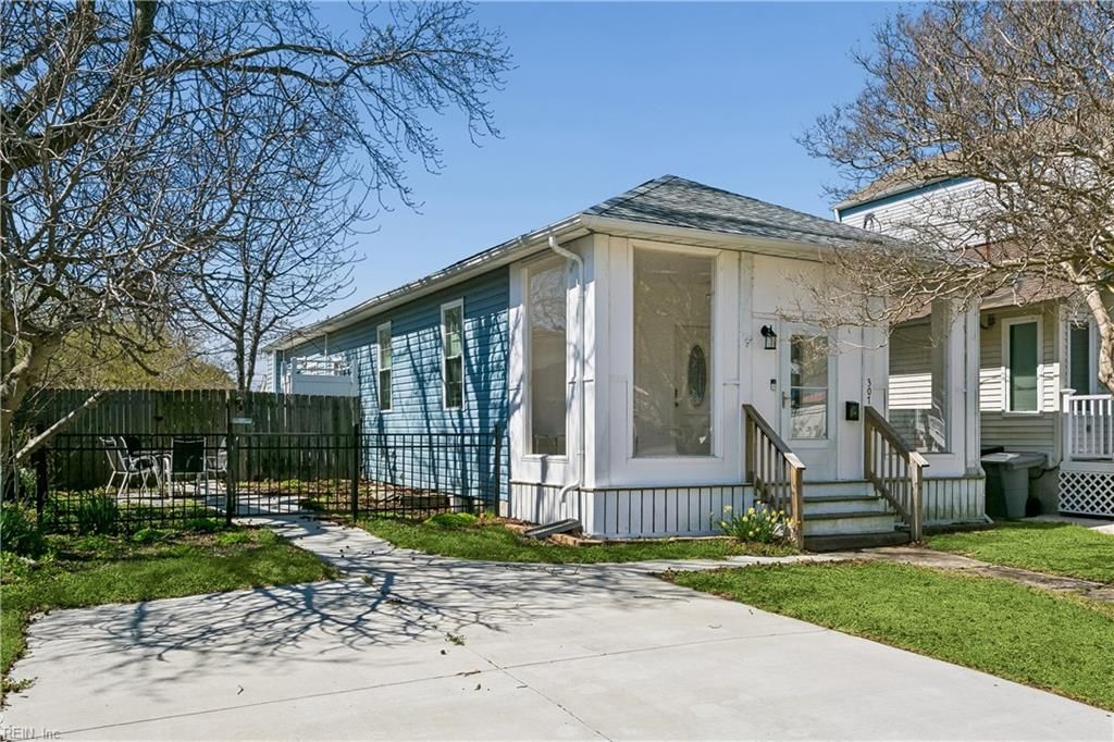 Photo of 307 N First Street, Hampton, VA 23664 (MLS # 10626360)