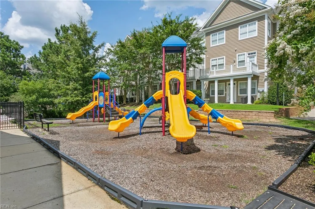 Williamsburg, Virginia 23188, United States, 4 Bedrooms Bedrooms, ,4 BathroomsBathrooms,Residential,Active,253940