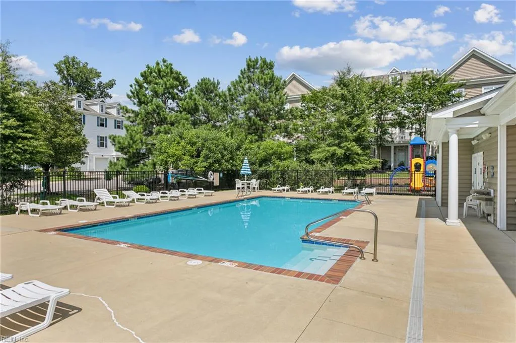 Williamsburg, Virginia 23188, United States, 4 Bedrooms Bedrooms, ,4 BathroomsBathrooms,Residential,Active,253940