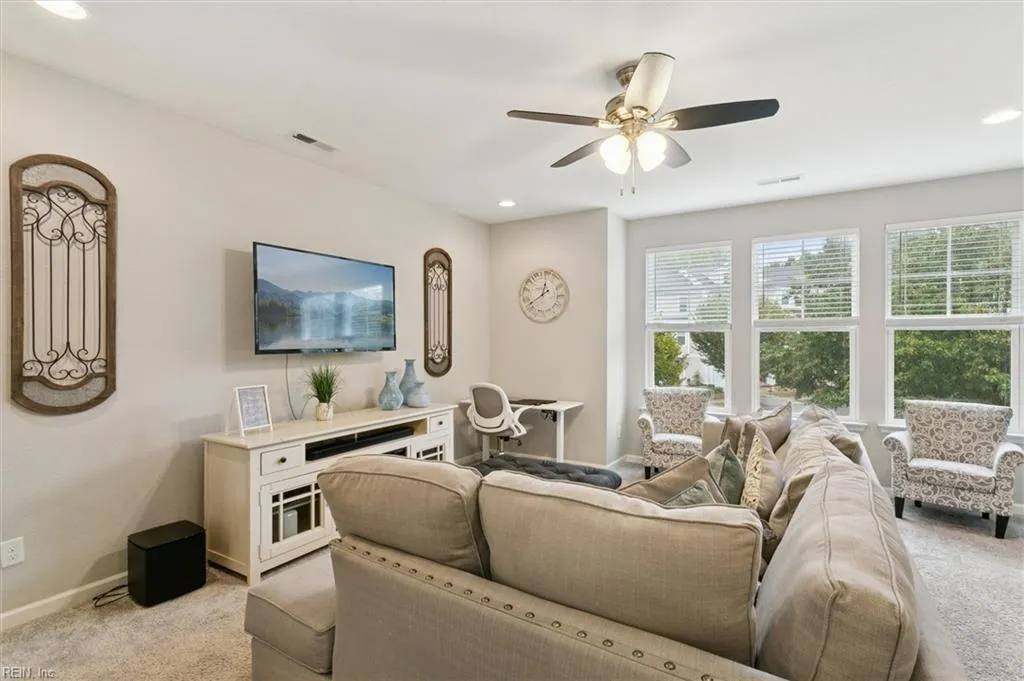 Williamsburg, Virginia 23188, United States, 4 Bedrooms Bedrooms, ,4 BathroomsBathrooms,Residential,Active,253940