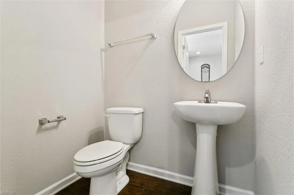 Williamsburg, Virginia 23188, United States, 4 Bedrooms Bedrooms, ,4 BathroomsBathrooms,Residential,Active,253940