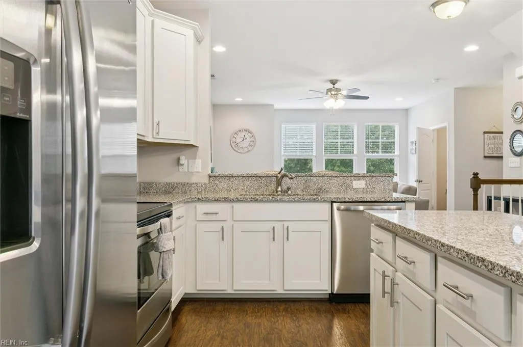 Williamsburg, Virginia 23188, United States, 4 Bedrooms Bedrooms, ,4 BathroomsBathrooms,Residential,Active,253940