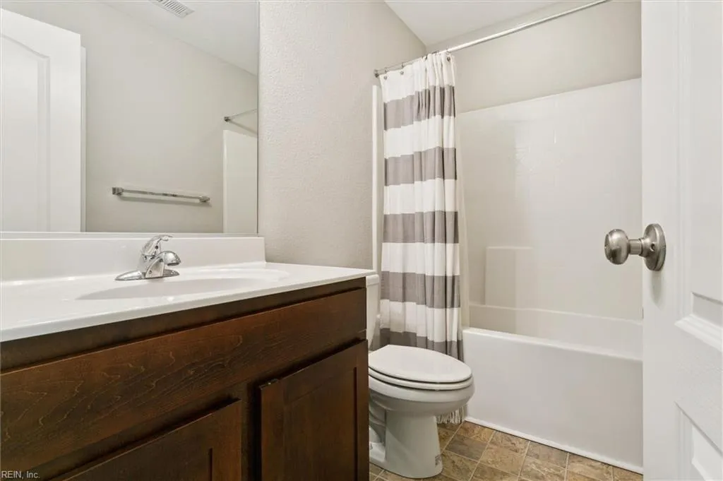 Williamsburg, Virginia 23188, United States, 4 Bedrooms Bedrooms, ,4 BathroomsBathrooms,Residential,Active,253940