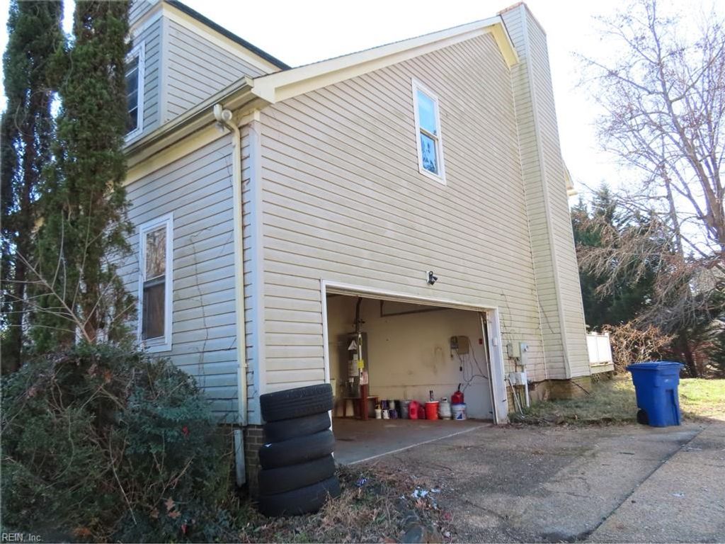 Photo of 318 Dunnavant Lane, Newport News, VA 23606 (MLS # 10616404)