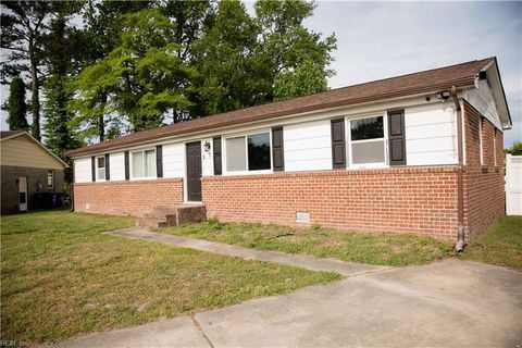 Photo of 7 Lake Forest Court, Portsmouth, VA 23701 (MLS # 10639524)