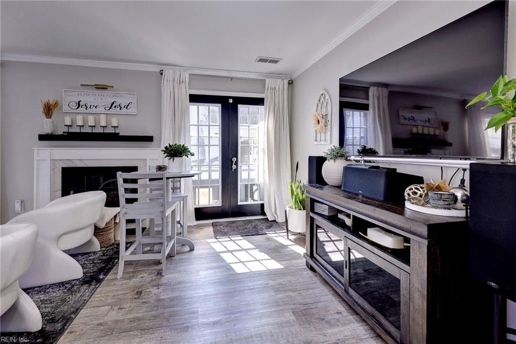 Photo of 162 Wellesley Drive, Newport News, VA 23606 (MLS # 10626183)