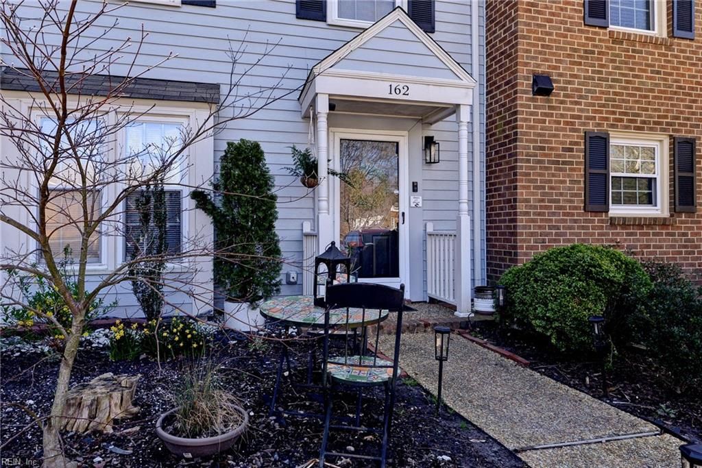 Photo of 162 Wellesley Drive, Newport News, VA 23606 (MLS # 10626183)