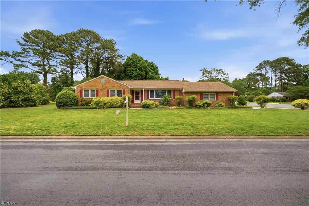 Photo of 3436 Kings Grant Road, Virginia Beach, VA 23452 (MLS # 10635914)