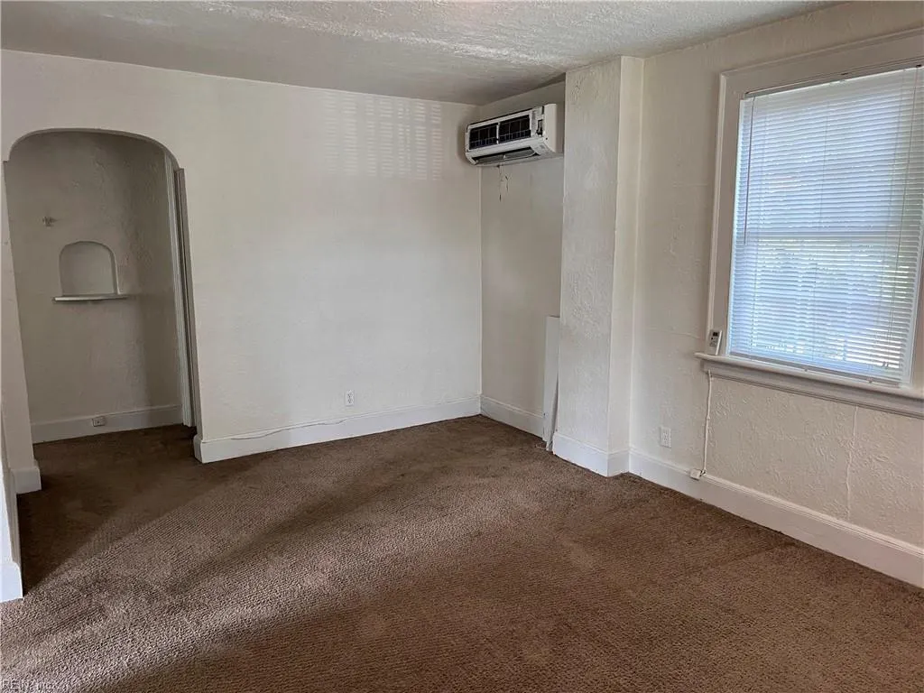 Portsmouth, Virginia 23704, United States, 1 Bedroom Bedrooms, ,1 BathroomBathrooms,Residential,Pending,42866