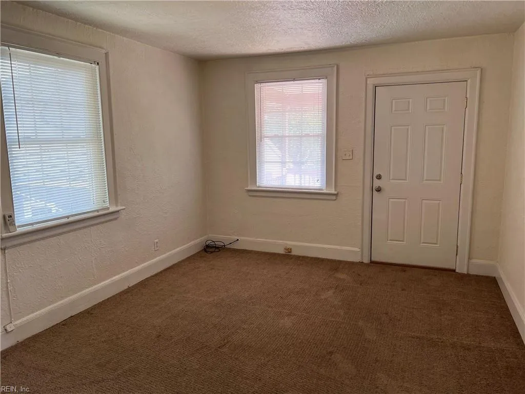 Portsmouth, Virginia 23704, United States, 1 Bedroom Bedrooms, ,1 BathroomBathrooms,Residential,Pending,42866