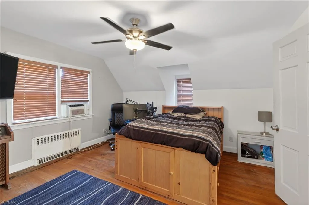 Norfolk, Virginia 23508, United States, 4 Bedrooms Bedrooms, ,2 BathroomsBathrooms,Residential,Pending,250898