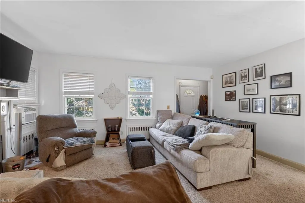 Norfolk, Virginia 23508, United States, 4 Bedrooms Bedrooms, ,2 BathroomsBathrooms,Residential,Pending,250898