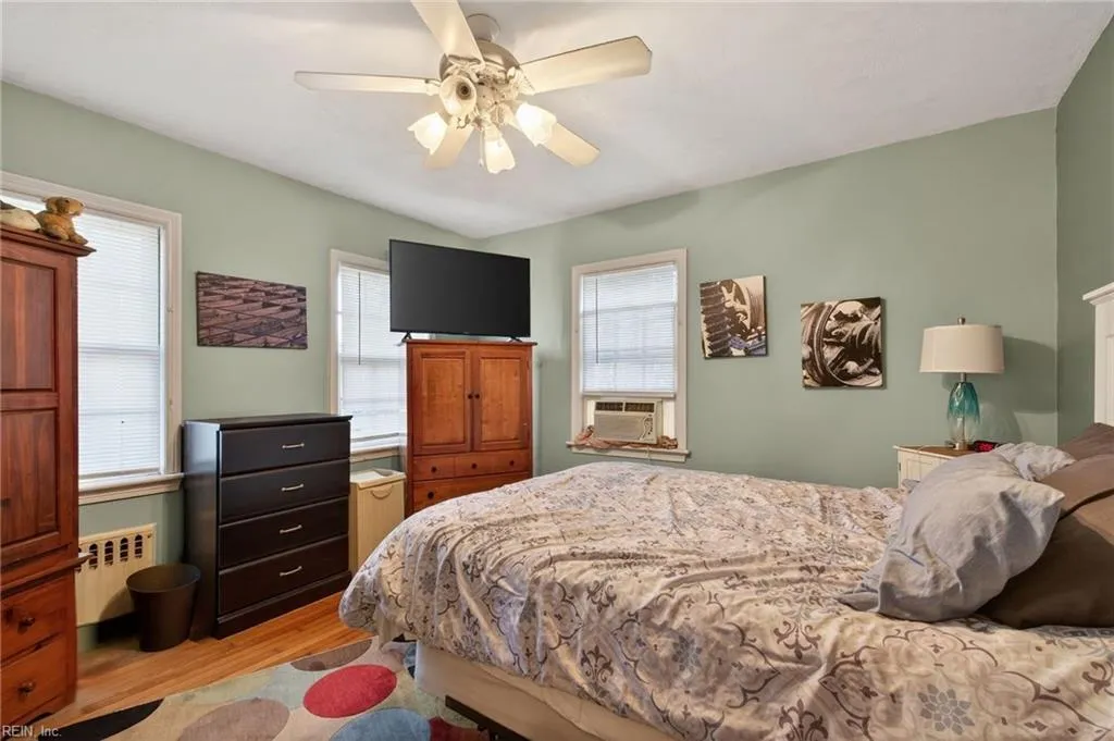 Norfolk, Virginia 23508, United States, 4 Bedrooms Bedrooms, ,2 BathroomsBathrooms,Residential,Pending,250898